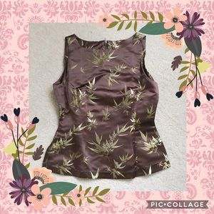 PRETTY SLEEVELESS BLOUSE
